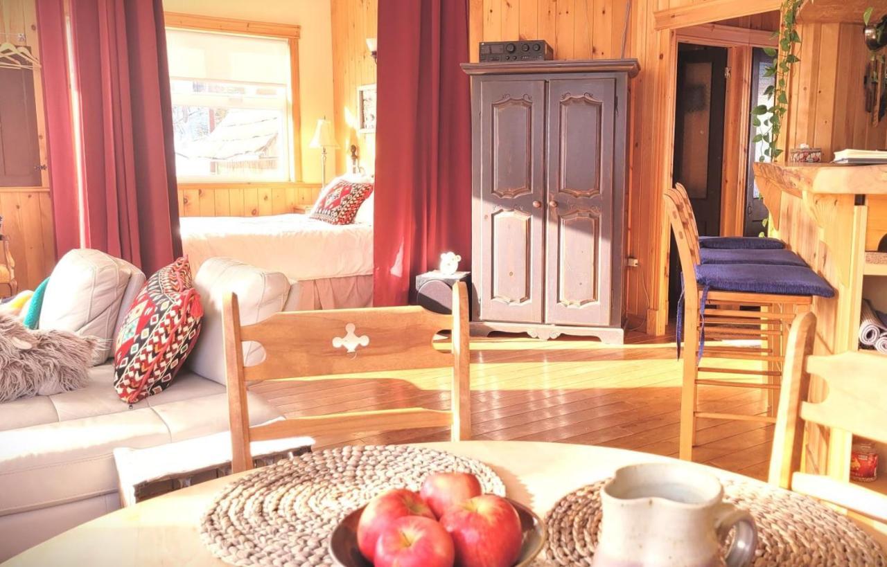 La Vieille Ferme, Ecogite Saint-Fulgence エクステリア 写真