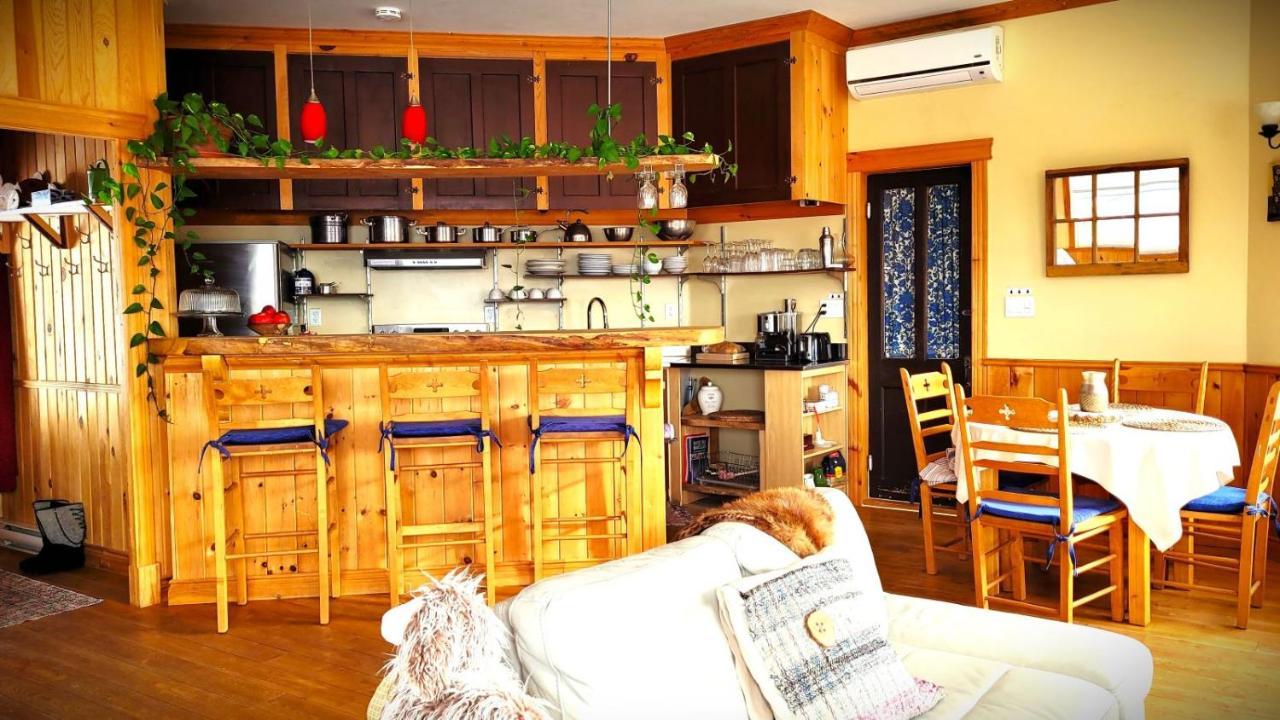 La Vieille Ferme, Ecogite Saint-Fulgence エクステリア 写真