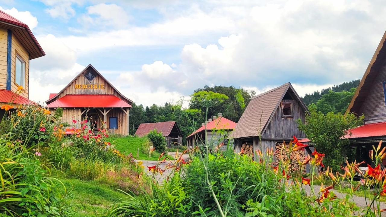 La Vieille Ferme, Ecogite Saint-Fulgence エクステリア 写真